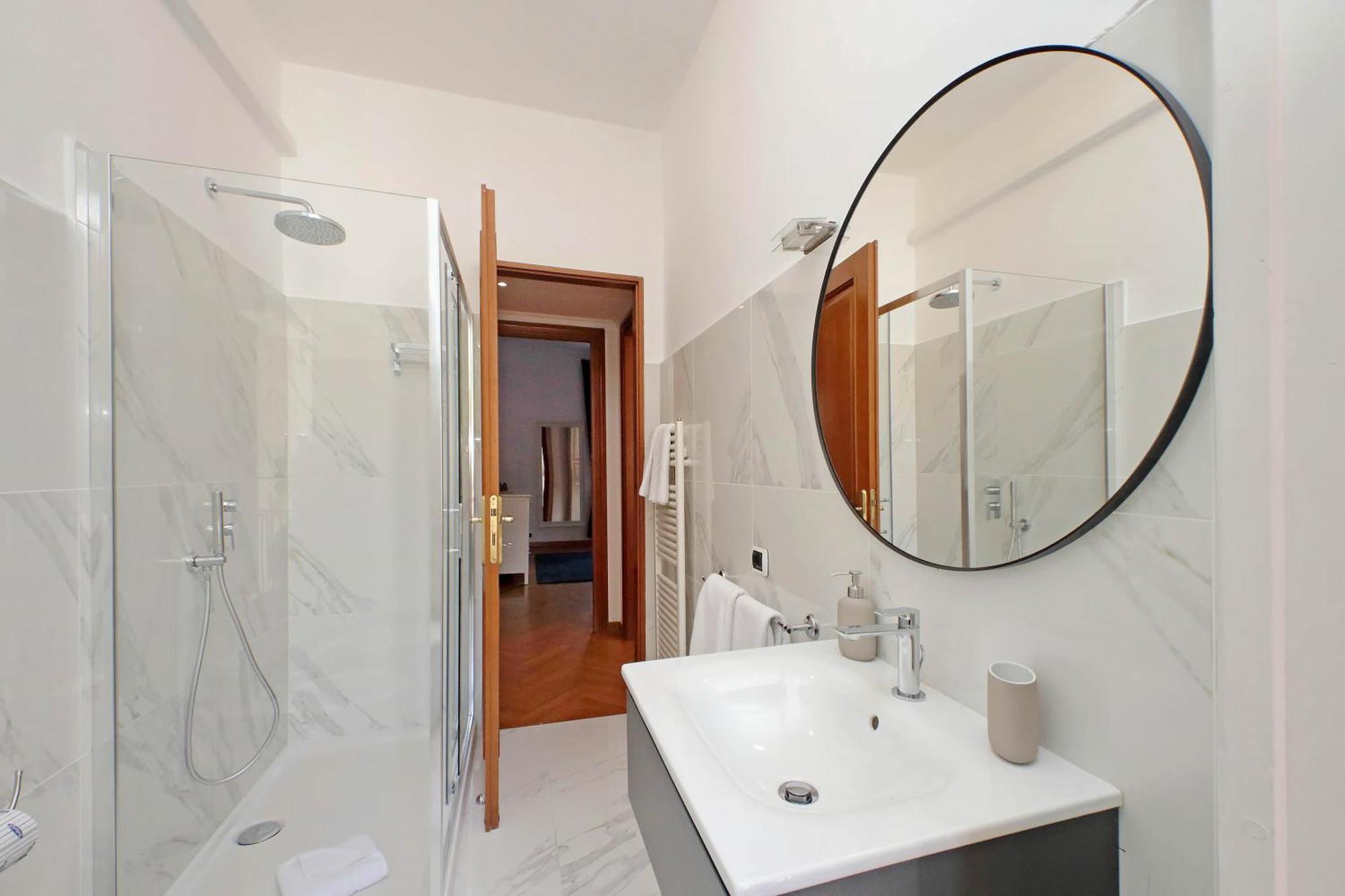 רומא Ych-Comfortable 2 Bedrooms Flat Near Colosseum מראה חיצוני תמונה