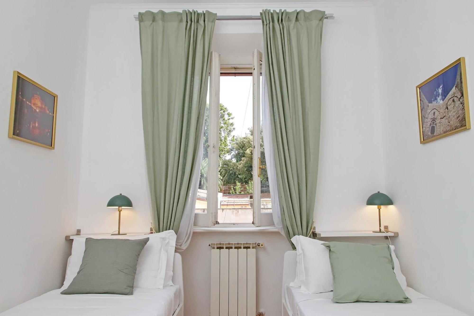 רומא Ych-Comfortable 2 Bedrooms Flat Near Colosseum מראה חיצוני תמונה