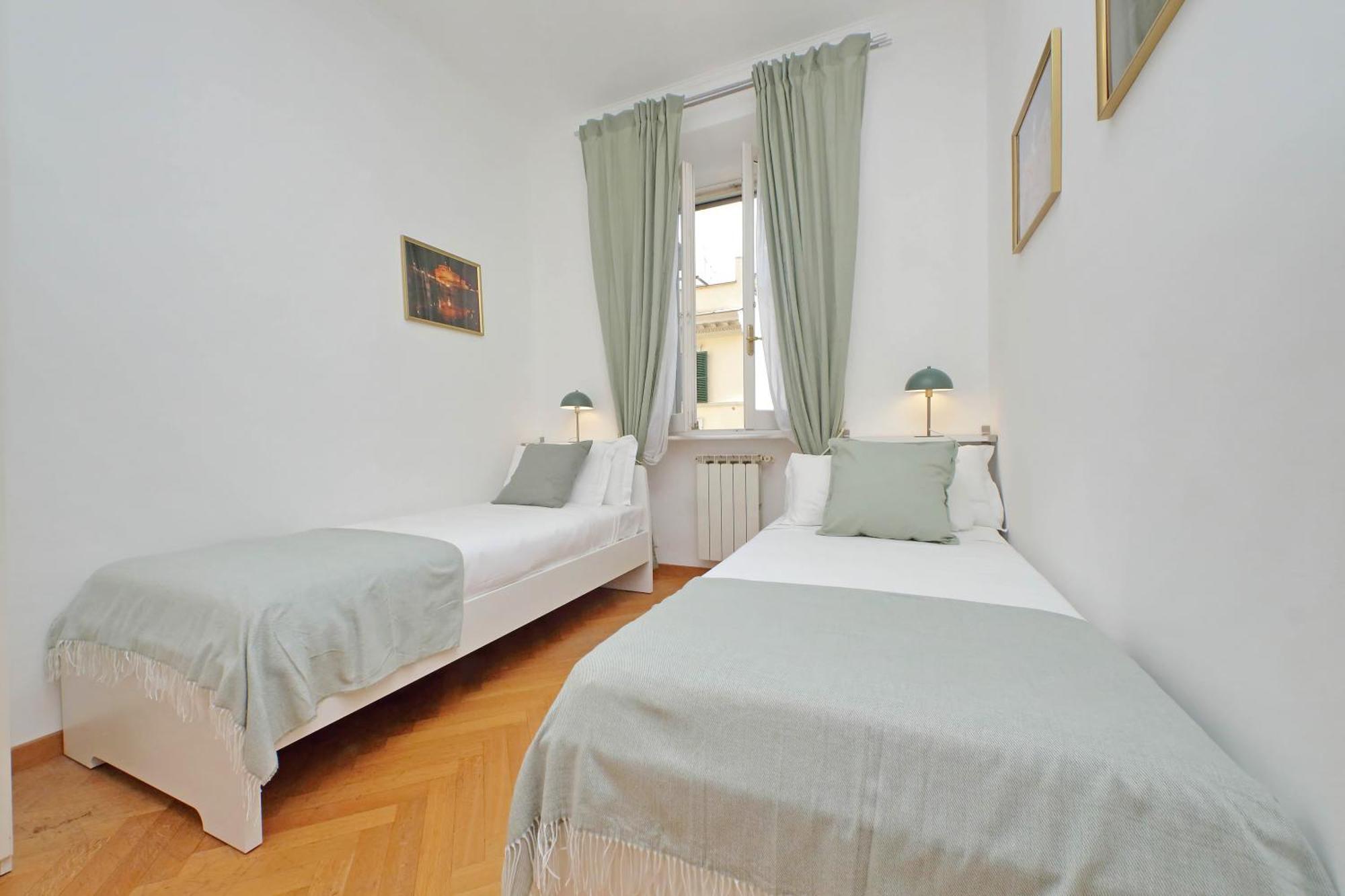 רומא Ych-Comfortable 2 Bedrooms Flat Near Colosseum מראה חיצוני תמונה